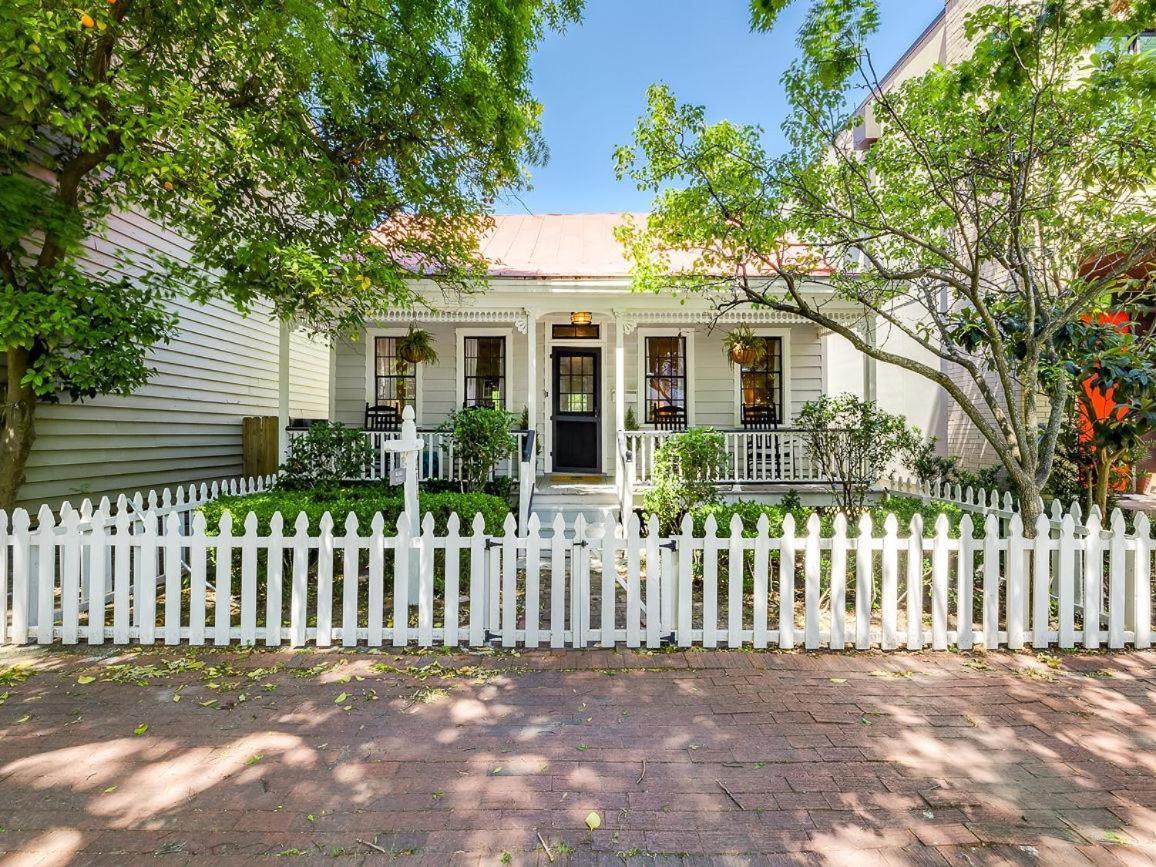 Waldburg Cottage Savannah Exterior photo